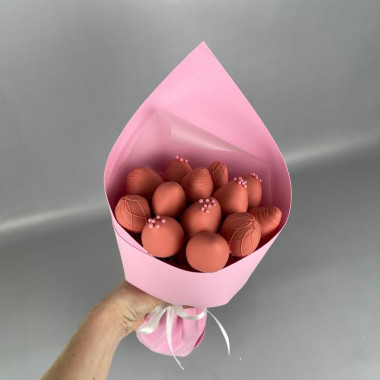Клубника в розовом шоколаде моно-букет